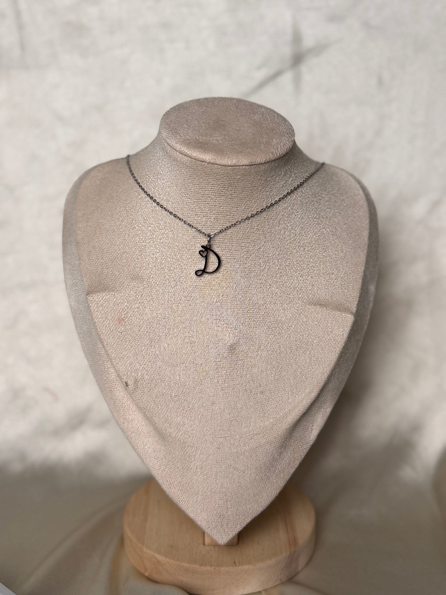 Колие с буква