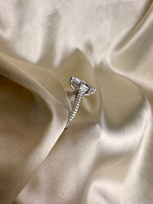 The Grand Marquise Ring