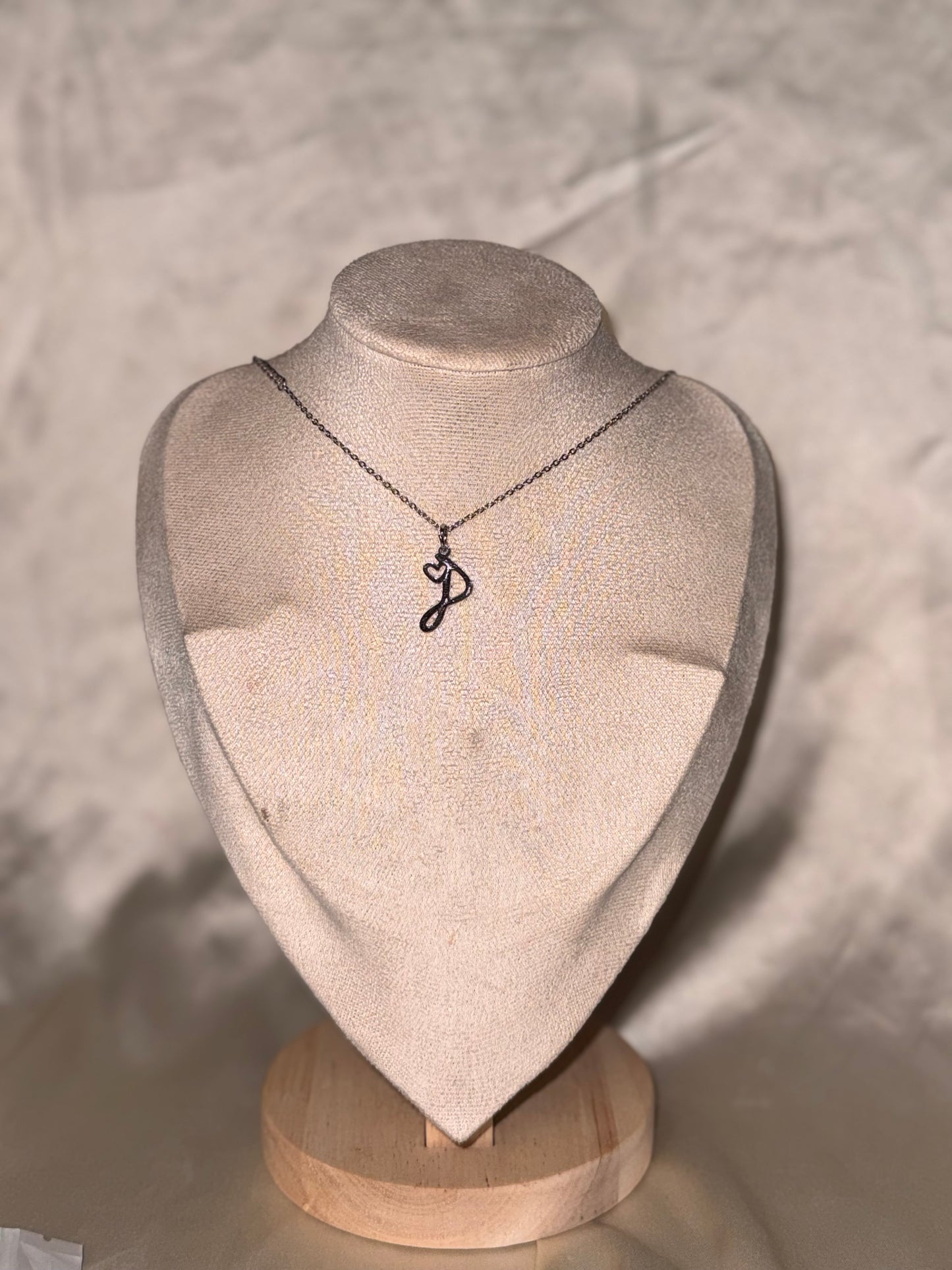 Колие с буква