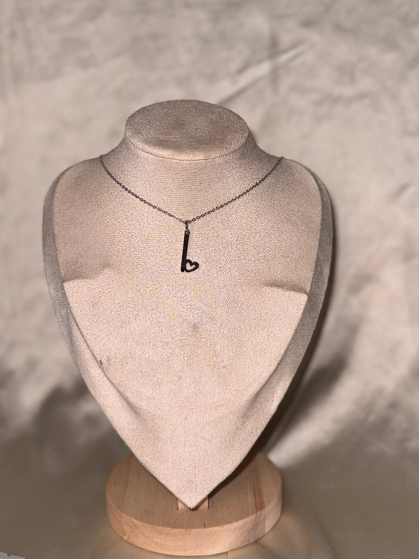 Колие с буква