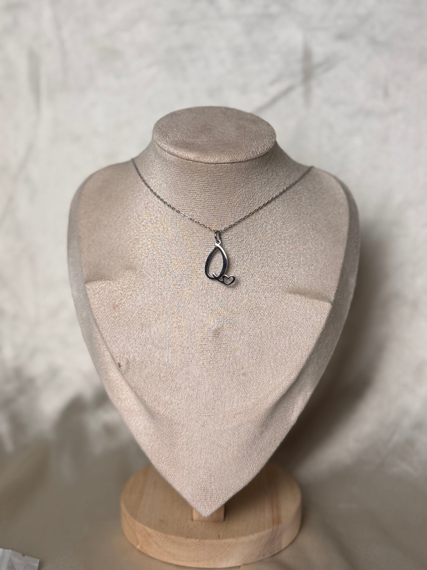 Колие с буква